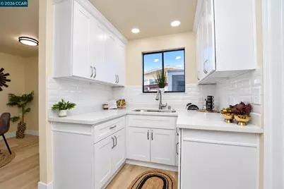 2520 Harrington Ave, Oakland, CA 94601 - Photo 8
