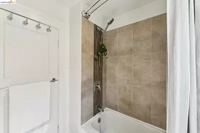 2304 14th Ave, Oakland, CA 94606 - Photo 26