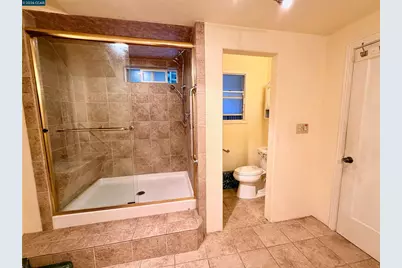 477 10th St, Pittsburg, CA 94565 - Photo 40