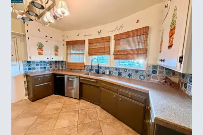 477 10th St, Pittsburg, CA 94565 - Photo 18