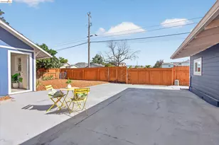 697 Nevada St, Oakland, CA 94603 - Photo 26