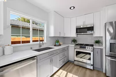 697 Nevada Street, Oakland, CA 94603 - Photo 14