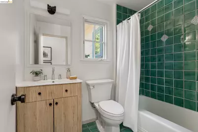 139 Buckeye Ave, Oakland, CA 94618 - Photo 36
