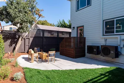 1705 Russell St, Berkeley, CA 94703 - Photo 28
