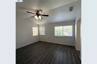 9609 Flame Tokay Way, Elk Grove, CA 95624 - Photo 8