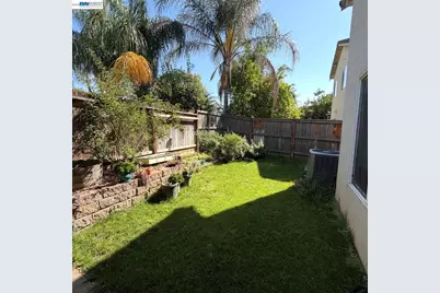 9609 Flame Tokay Way, Elk Grove, CA 95624 - Photo 16