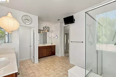 5371 Gold Creek Cir, Discovery Bay, CA 94505 - Photo 32