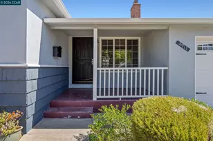 4911 76th St, Sacramento, CA 95820 - Photo 2