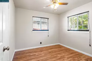 4911 76th St, Sacramento, CA 95820 - Photo 16