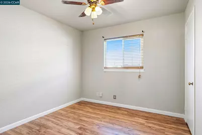 4911 76th St, Sacramento, CA 95820 - Photo 18