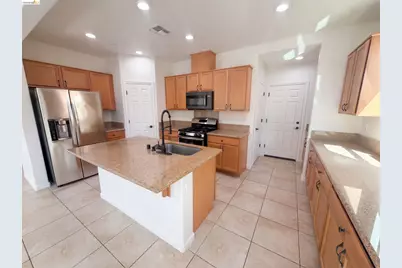 2491 Chuck Hammond Dr, Fairfield, CA 94533 - Photo 24