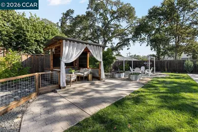 1122 Juanita Dr, Lafayette, CA 94595 - Photo 34