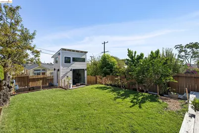 2444 Renwick St, Oakland, CA 94601 - Photo 60
