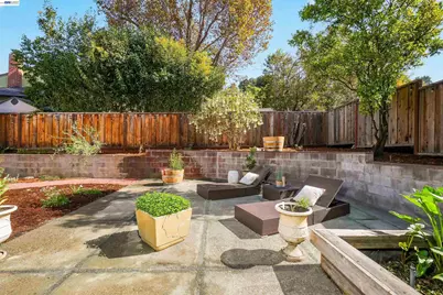 16133 Berkshire Dr, Castro Valley, CA 94578 - Photo 34