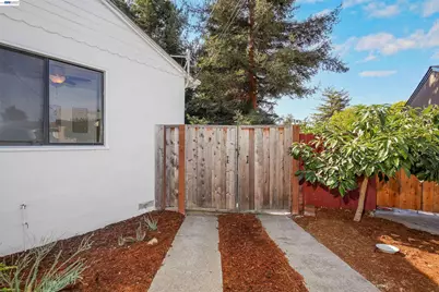 16133 Berkshire Dr, Castro Valley, CA 94578 - Photo 8