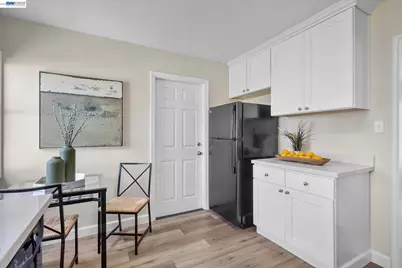 1220 Gilmore Dr, San Leandro, CA 94577 - Photo 16