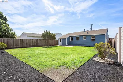 1220 Gilmore Dr, San Leandro, CA 94577 - Photo 32