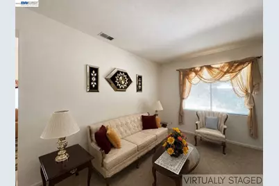 9736 Dynasty Way, Elk Grove, CA 95624 - Photo 4