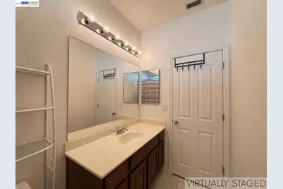 9736 Dynasty Way, Elk Grove, CA 95624 - Photo 12