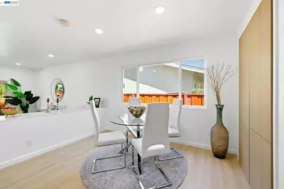 5011 Doyle Rd, San Jose, CA 95129 - Photo 18