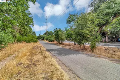 410 Civic Dr #302, Walnut Creek, CA 94596 - Photo 42