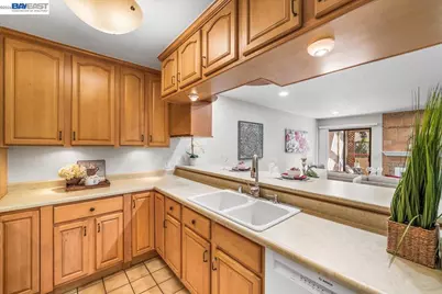 1391 Monument Blvd #18, Concord, CA 94520 - Photo 4