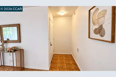 1473 Marchbanks Dr #4, Walnut Creek, CA 94598 - Photo 2