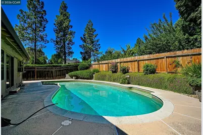 1284 Pinecrest Dr, Concord, CA 94521 - Photo 24