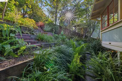 456 Stow Ave, Oakland, CA 94606 - Photo 44