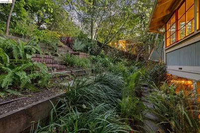 456 Stow Ave, Oakland, CA 94606 - Photo 38
