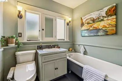 456 Stow Ave, Oakland, CA 94606 - Photo 28