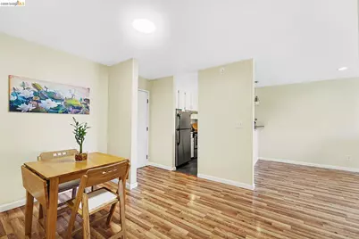 2005 Pleasant Valley #215, Oakland, CA 94611 - Photo 12