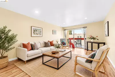 2005 Pleasant Valley #215, Oakland, CA 94611 - Photo 2