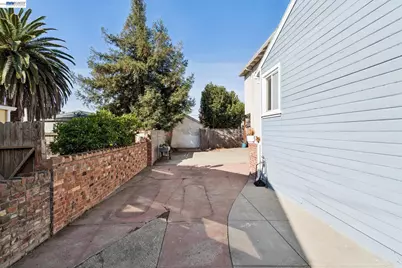 9935 Voltaire Ave, Oakland, CA 94603 - Photo 24