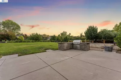 2215 Westbridge Ln, Pleasanton, CA 94566 - Photo 52