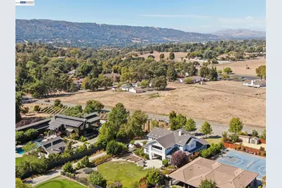2215 Westbridge Ln, Pleasanton, CA 94566 - Photo 4