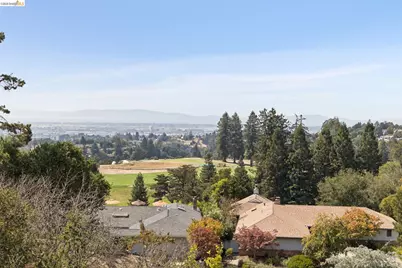 77 Ironwood, Oakland, CA 94605 - Photo 40