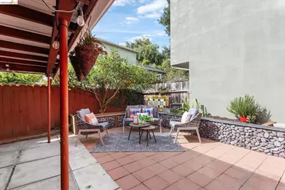 2739 Grande Vista Ave, Oakland, CA 94601 - Photo 36