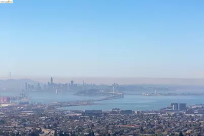 8 Clipper Hl, Oakland, CA 94618 - Photo 12