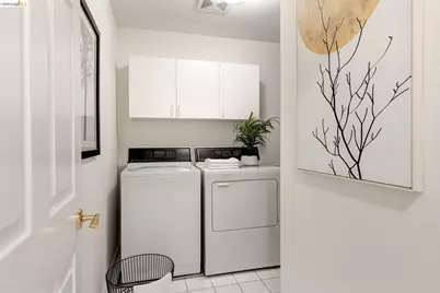 8 Clipper Hl, Oakland, CA 94618 - Photo 50