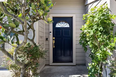 8 Clipper Hl, Oakland, CA 94618 - Photo 64