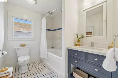 1089 Clarendon Cres, Oakland, CA 94610 - Photo 40