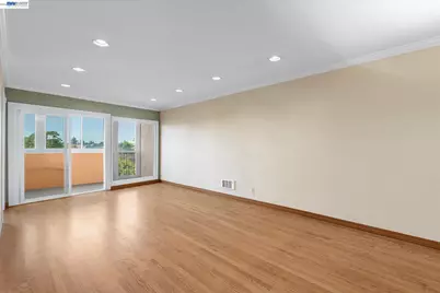 2137 Otis Dr #305, Alameda, CA 94501 - Photo 4