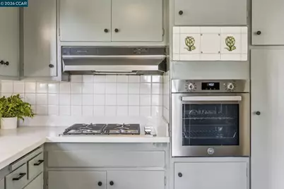 1016 Norwood Ave, Oakland, CA 94610 - Photo 30