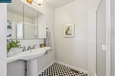 1016 Norwood Ave, Oakland, CA 94610 - Photo 40