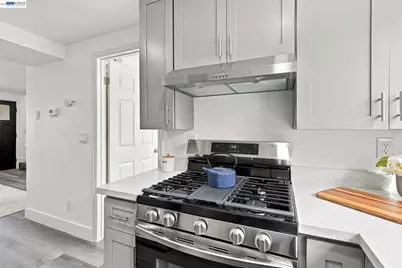 890 Bissell Ct, Richmond, CA 94801 - Photo 8