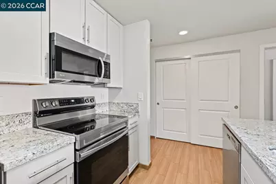 6400 Christie Ave #2221, Emeryville, CA 94608 - Photo 6