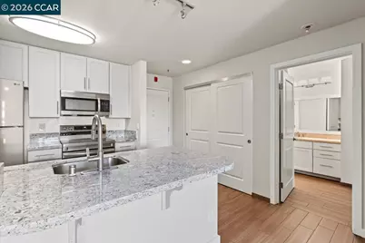 6400 Christie Ave #2221, Emeryville, CA 94608 - Photo 14