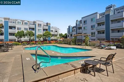 6400 Christie Ave #2221, Emeryville, CA 94608 - Photo 26