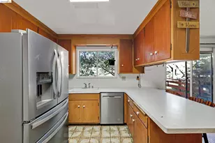 6501 Oakwood Dr, Oakland, CA 94611 - Photo 8